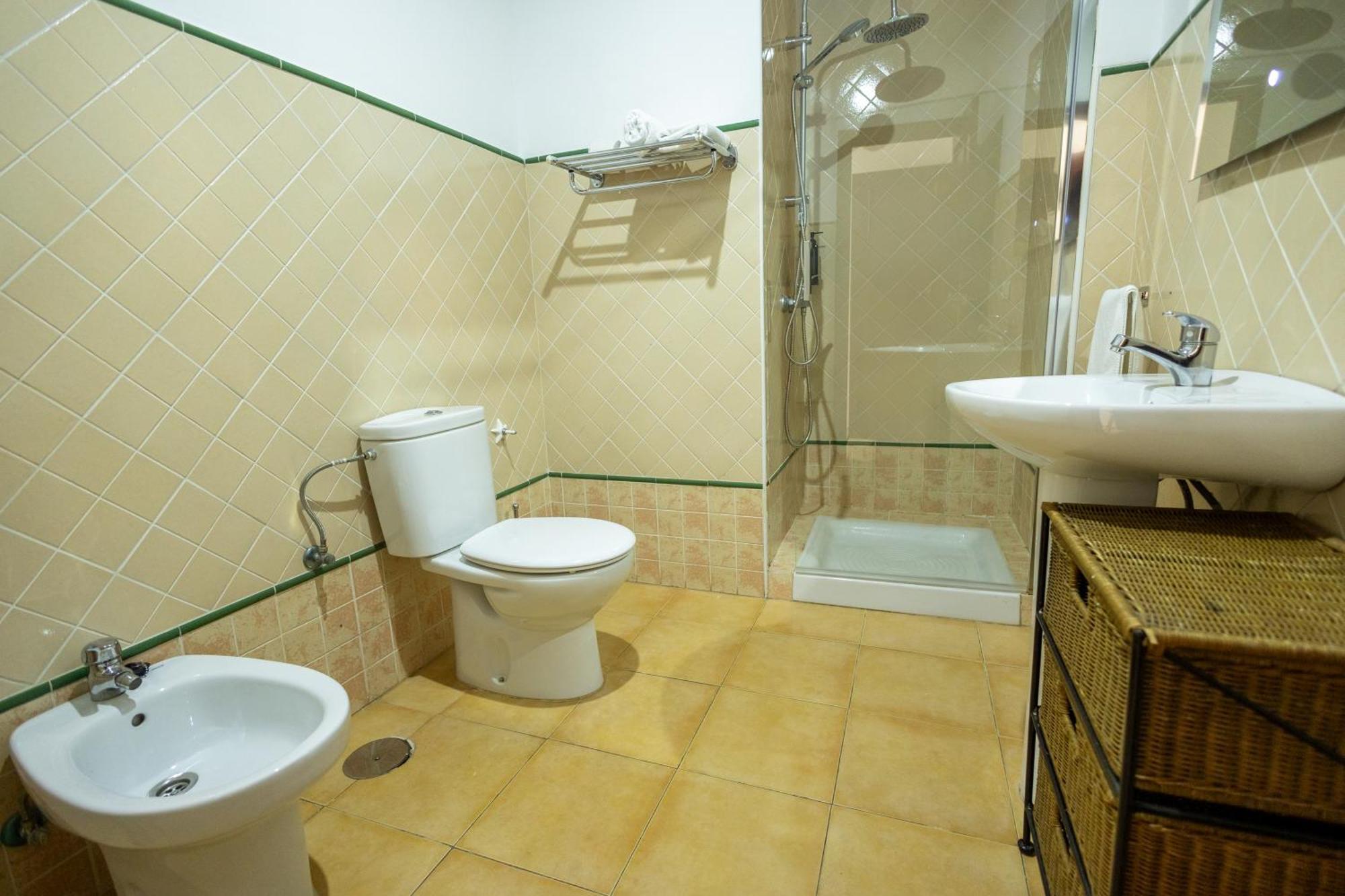 Grande Apartamento Familiar Севиля Екстериор снимка